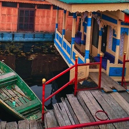 Готель Lalarukh Group Of Houseboats Срінагар Екстер'єр фото